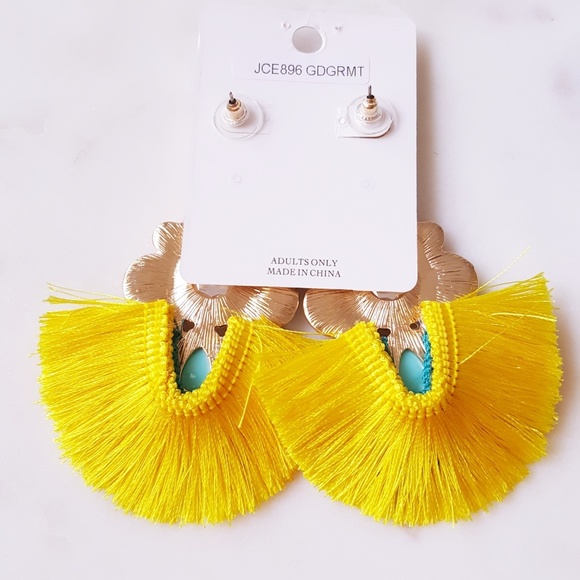 Earrings - Picture 3 of 5